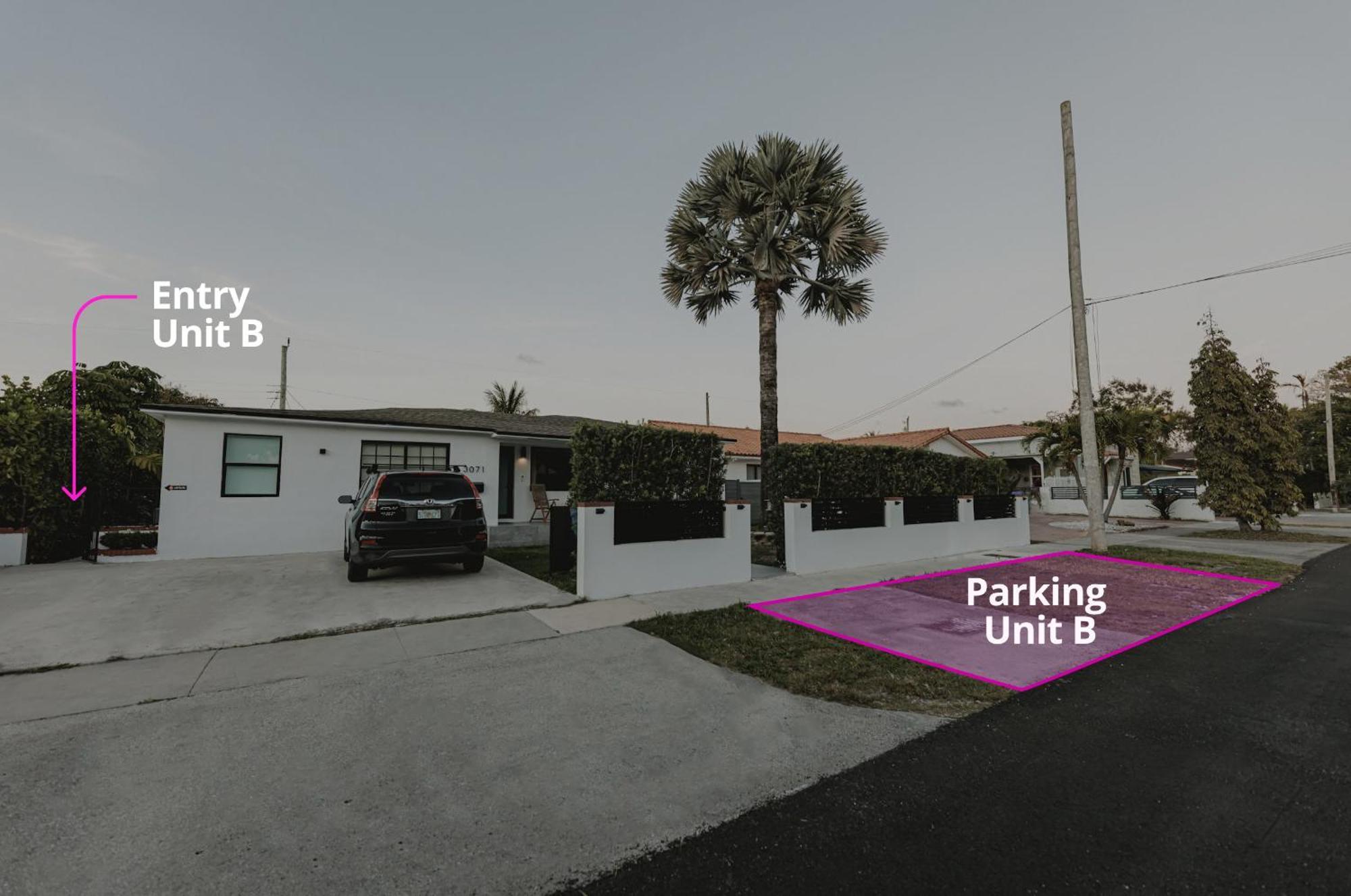 Cozy With Free Parking Apartment *